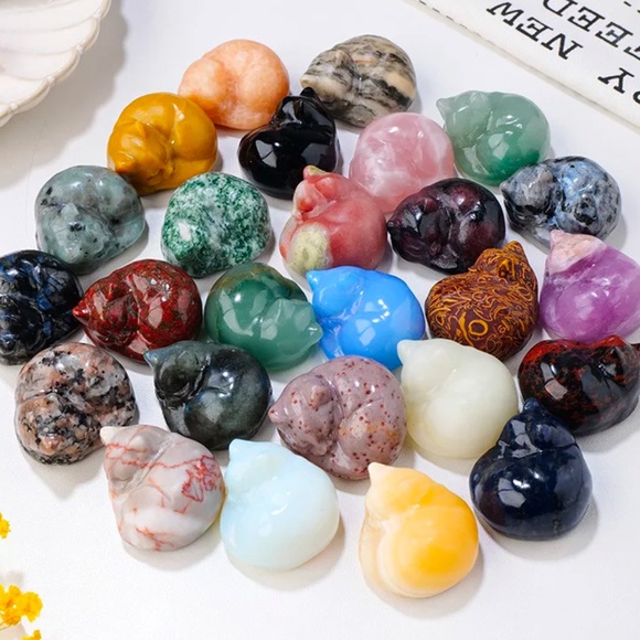 Sleeping Kitty Crystal Carving - Picture 2 of 2